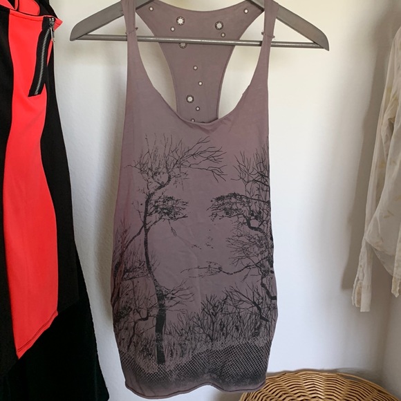 Vintage tank from the 90’s graphic tank L juniors Preowned runs small - Picture 1 of 12